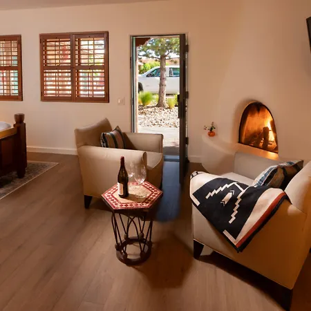 Pinon Court By La Fonda 3*