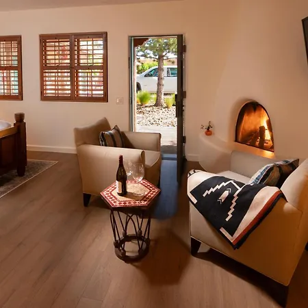Pinon Court By La Fonda 3*