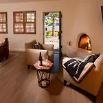 Pinon Court By La Fonda